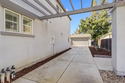 9645 Glacier Creek Way, Elk Grove, CA 95624 - Photo 49