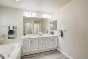 9645 Glacier Creek Way, Elk Grove, CA 95624 - Photo 31