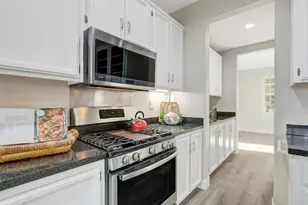 9645 Glacier Creek Way, Elk Grove, CA 95624 - Photo 17
