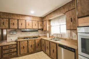Pardis Ln, Sacramento, CA 95828 - Photo 19
