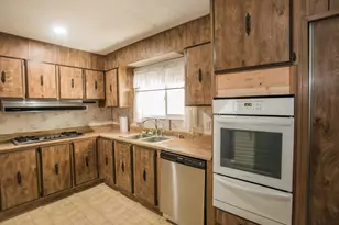 Pardis Ln, Sacramento, CA 95828 - Photo 17
