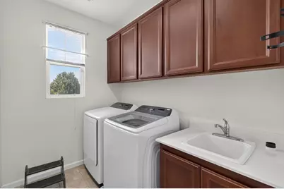 8129 Suarez Way, Elk Grove, CA 95757 - Photo 39