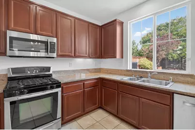 8129 Suarez Way, Elk Grove, CA 95757 - Photo 21