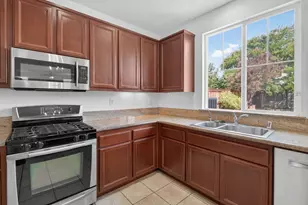 8129 Suarez Way, Elk Grove, CA 95757 - Photo 21