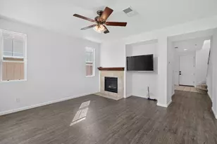 8129 Suarez Way, Elk Grove, CA 95757 - Photo 13