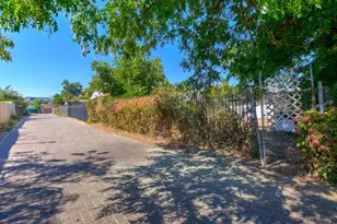 2328 Boxwood St, Sacramento, CA 95815 - Photo 15
