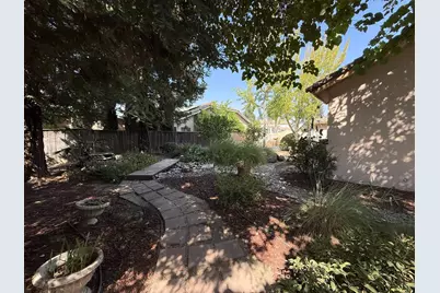 143 West Loop, Madera, CA 93637 - Photo 33