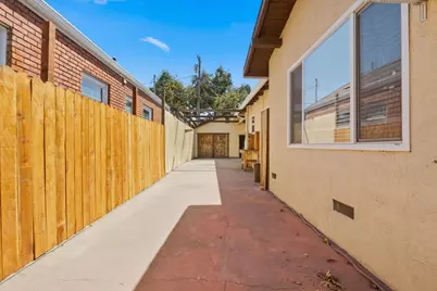 130 E Sonoma Avenue, Stockton, CA 95204 - Photo 25