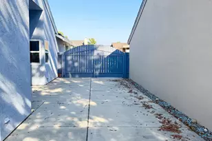8018 Benz Ct, Sacramento, CA 95828 - Photo 13