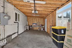 591 Redwood Ave, Sacramento, CA 95815 - Photo 21