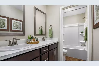2082 N Creekstone Way, Sacramento, CA 95832 - Photo 11