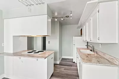 6241 Riverside Boulevard #205, Sacramento, CA 95831 - Photo 11