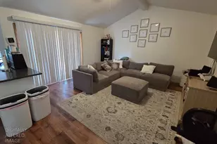9236 Premier Way, Sacramento, CA 95826 - Photo 3