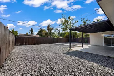 1546 Bedford Avenue, Modesto, CA 95351 - Photo 23