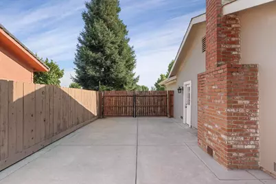 2223 W Elm Street, Lodi, CA 95242 - Photo 35