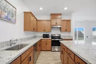 927 Grimsby Ln, Patterson, CA 95363 - Photo 15