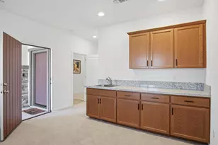 927 Grimsby Ln, Patterson, CA 95363 - Photo 17
