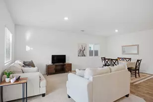 927 Grimsby Ln, Patterson, CA 95363 - Photo 11