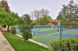907 Vanderbilt Way, Sacramento, CA 95825 - Photo 45