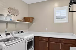 8153 Seahorse Wy, Elk Grove, CA 95757 - Photo 43