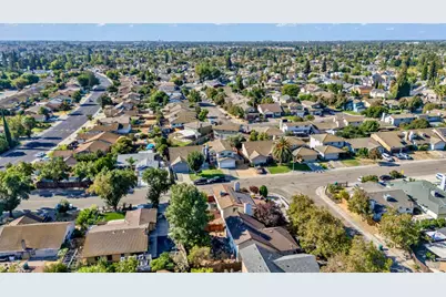 2302 Hammertown Drive, Stockton, CA 95210 - Photo 35