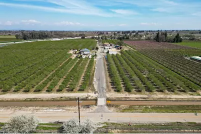 1710 Avenue 388, Kingsburg, CA 93631 - Photo 3
