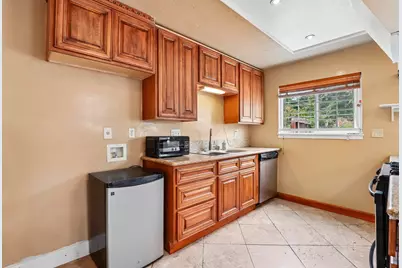 6010 Brett Drive, Sacramento, CA 95842 - Photo 13