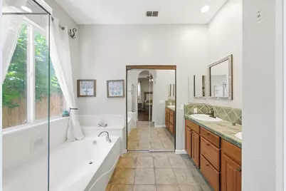 9445 Loire Valley Way, Elk Grove, CA 95624 - Photo 13