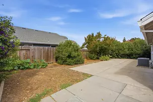 8306 Bull Mountain Cir, Elk Grove, CA 95758 - Photo 23