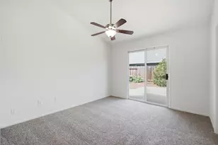 8306 Bull Mountain Cir, Elk Grove, CA 95758 - Photo 13