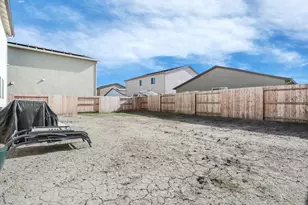 10946 Admiral Cv Wy, Stockton, CA 95219 - Photo 37