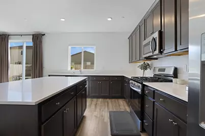 10946 Admiral Cove Way, Stockton, CA 95219 - Photo 13