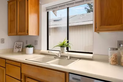 7004 Springmont Drive, Elk Grove, CA 95758 - Photo 11