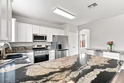 2700 Screech Owl Way, Sacramento, CA 95834 - Photo 9
