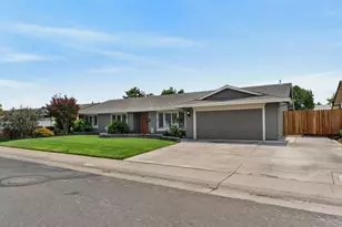 8733 Elk Ridge Way, Elk Grove, CA 95624 - Photo 5