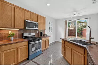9660 Sea Cliff Way, Elk Grove, CA 95758 - Photo 23