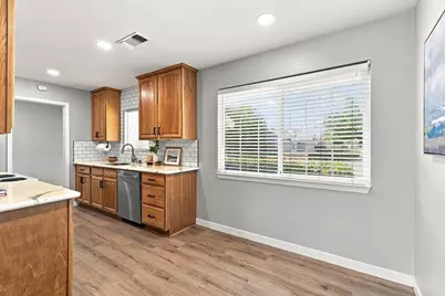 10259 Croydon Way, Rancho Cordova, CA 95670 - Photo 13