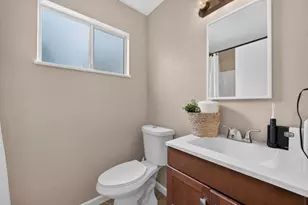 8439 McCrone Ct, Citrus Heights, CA 95610 - Photo 31