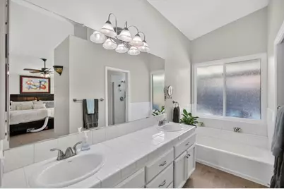 9144 Old Creek Drive, Elk Grove, CA 95758 - Photo 37