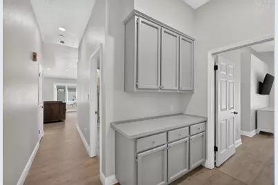 9144 Old Creek Drive, Elk Grove, CA 95758 - Photo 35