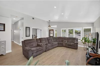 9144 Old Creek Drive, Elk Grove, CA 95758 - Photo 9