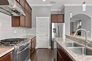 3717 Crocker Dr, Sacramento, CA 95818 - Photo 21