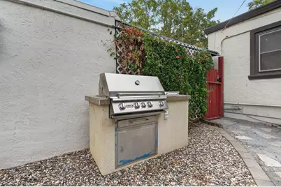 1713 Burnett Way, Sacramento, CA 95818 - Photo 47