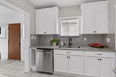 1713 Burnett Way, Sacramento, CA 95818 - Photo 19