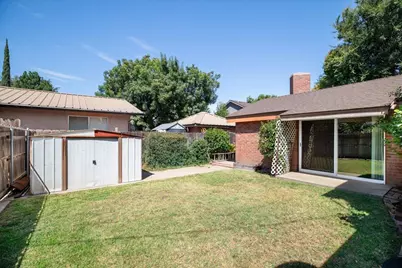 110 E B Street, Oakdale, CA 95361 - Photo 41