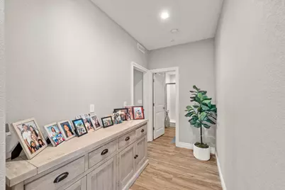8026 Prairie Hawk Way, Sacramento, CA 95829 - Photo 17