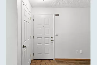 301 Del Verde Circle #1, Sacramento, CA 95833 - Photo 5