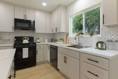 1917 Kenwood Street, Sacramento, CA 95815 - Photo 7