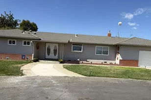 10413 Pioneer Ave, Oakdale, CA 95361 - Photo 1