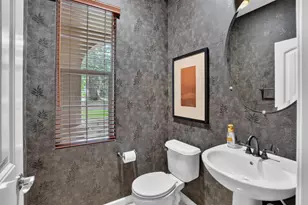 8004 Linda Isle Ln, Sacramento, CA 95831 - Photo 23